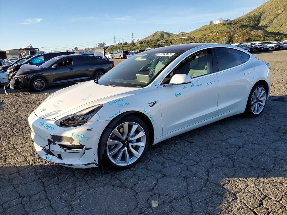 2020 TESLA Model 3