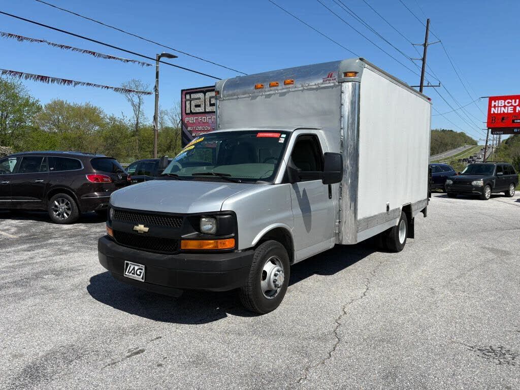 2011 CHEVROLET Express