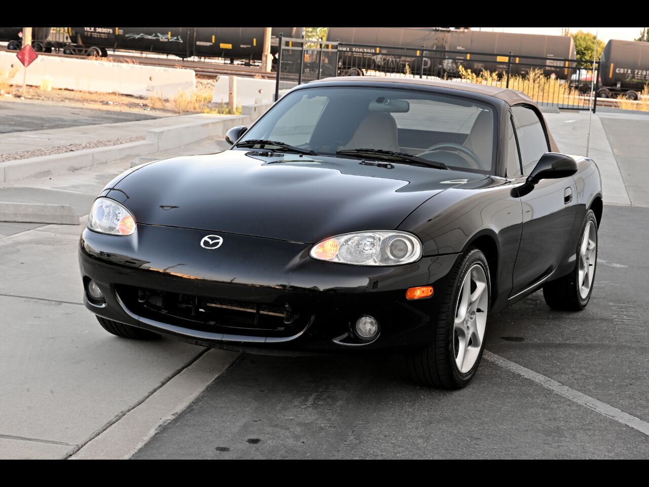 2001 MAZDA MX-5