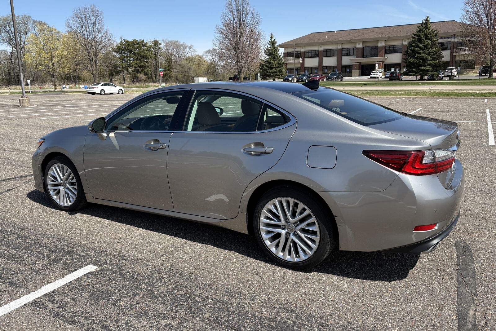 2016 LEXUS ES