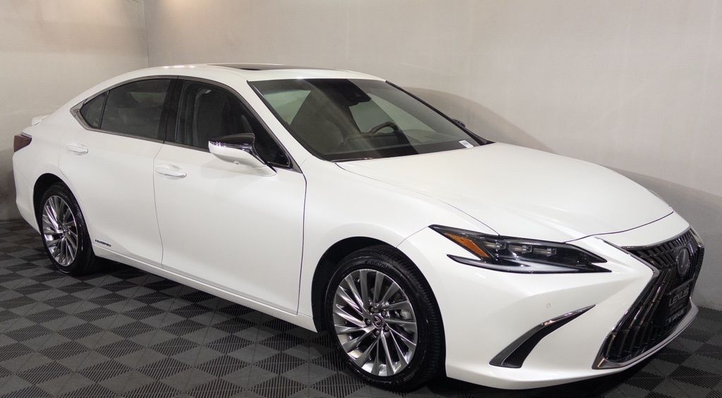 2022 LEXUS ES