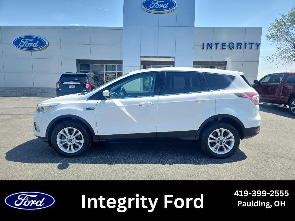 2017 FORD Escape