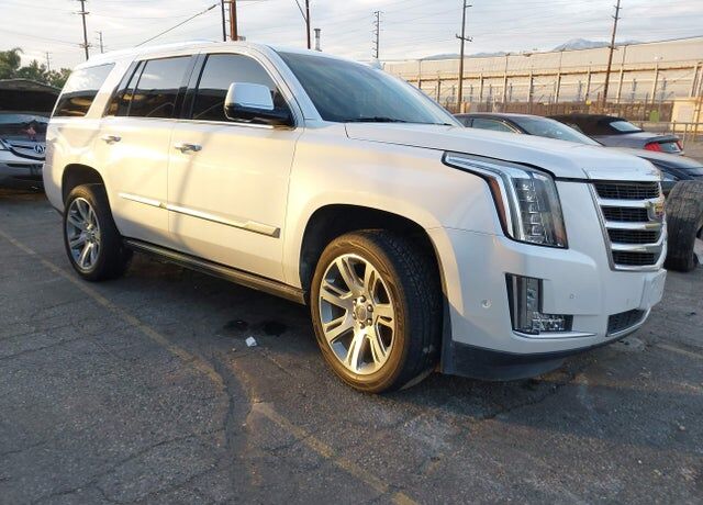 2017 CADILLAC Escalade