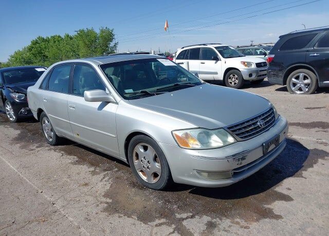 2004 TOYOTA Avalon