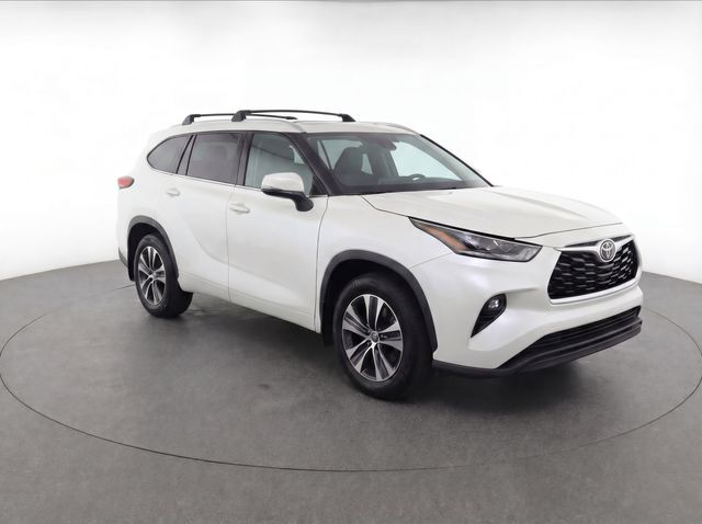 2022 TOYOTA Highlander