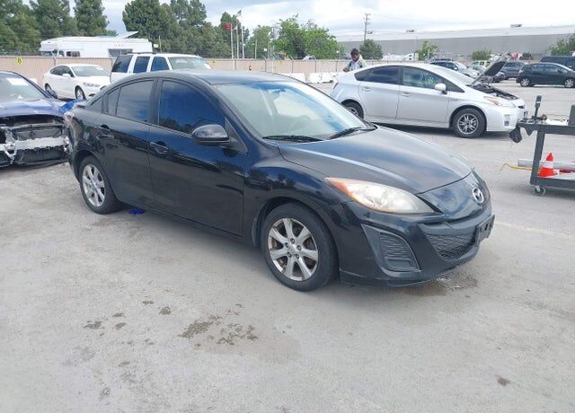 2011 MAZDA Mazda3