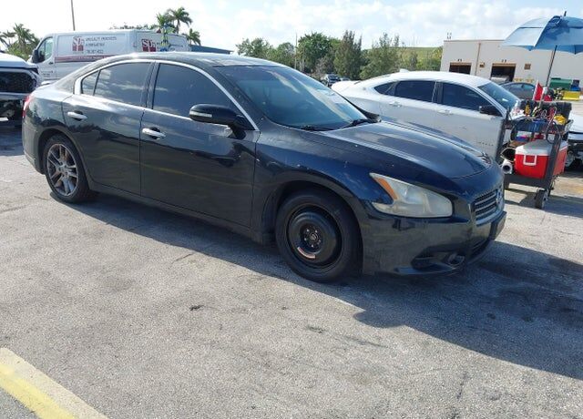 2010 NISSAN Maxima