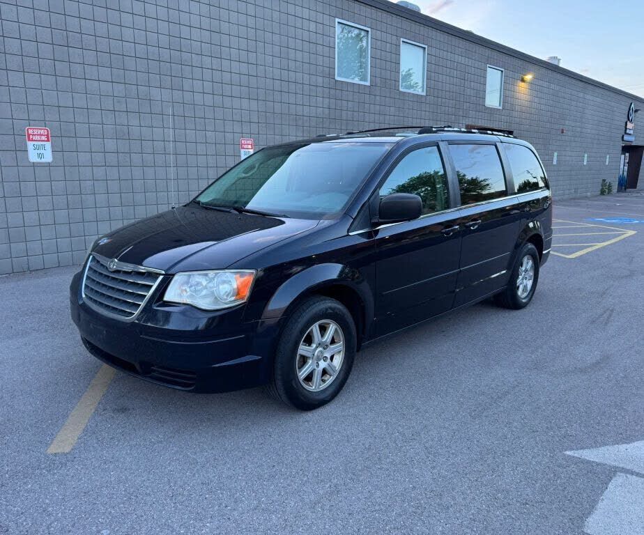 2010 CHRYSLER Town and Country