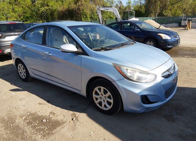 2012 HYUNDAI Accent