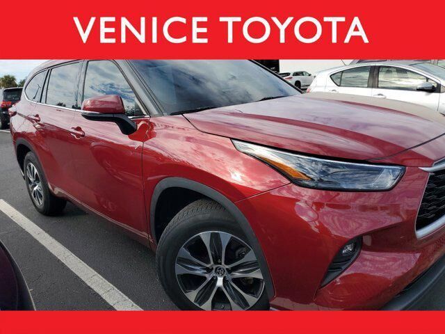 2022 TOYOTA Highlander