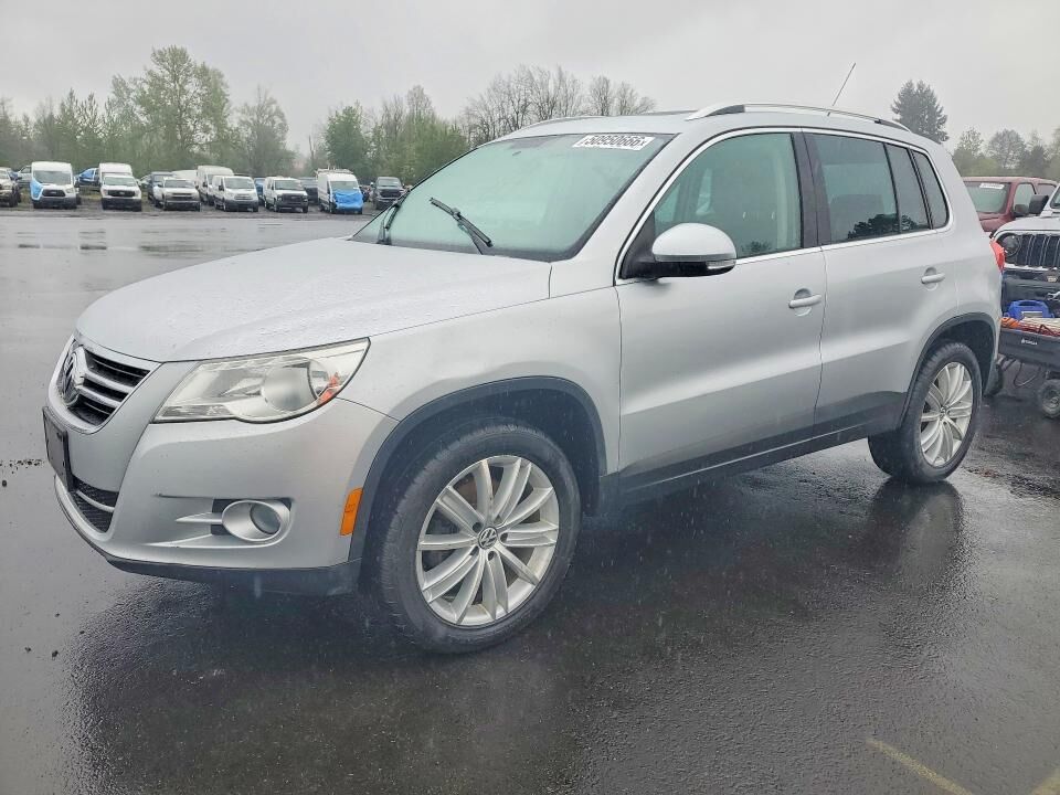 2011 VOLKSWAGEN Tiguan