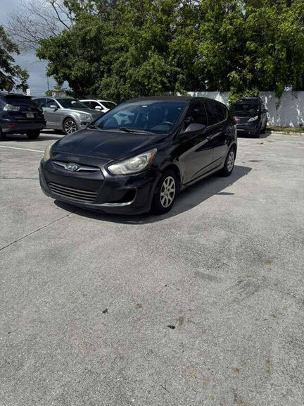 2012 HYUNDAI Accent
