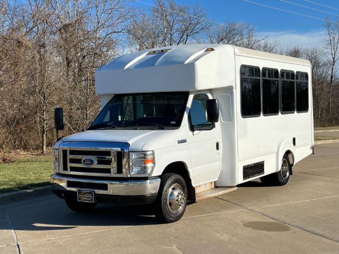 2017 FORD E-350