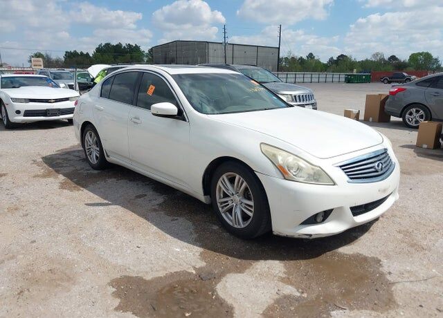 2013 INFINITI G37