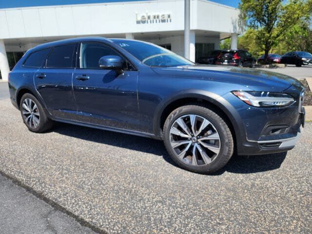 2025 VOLVO V90CC