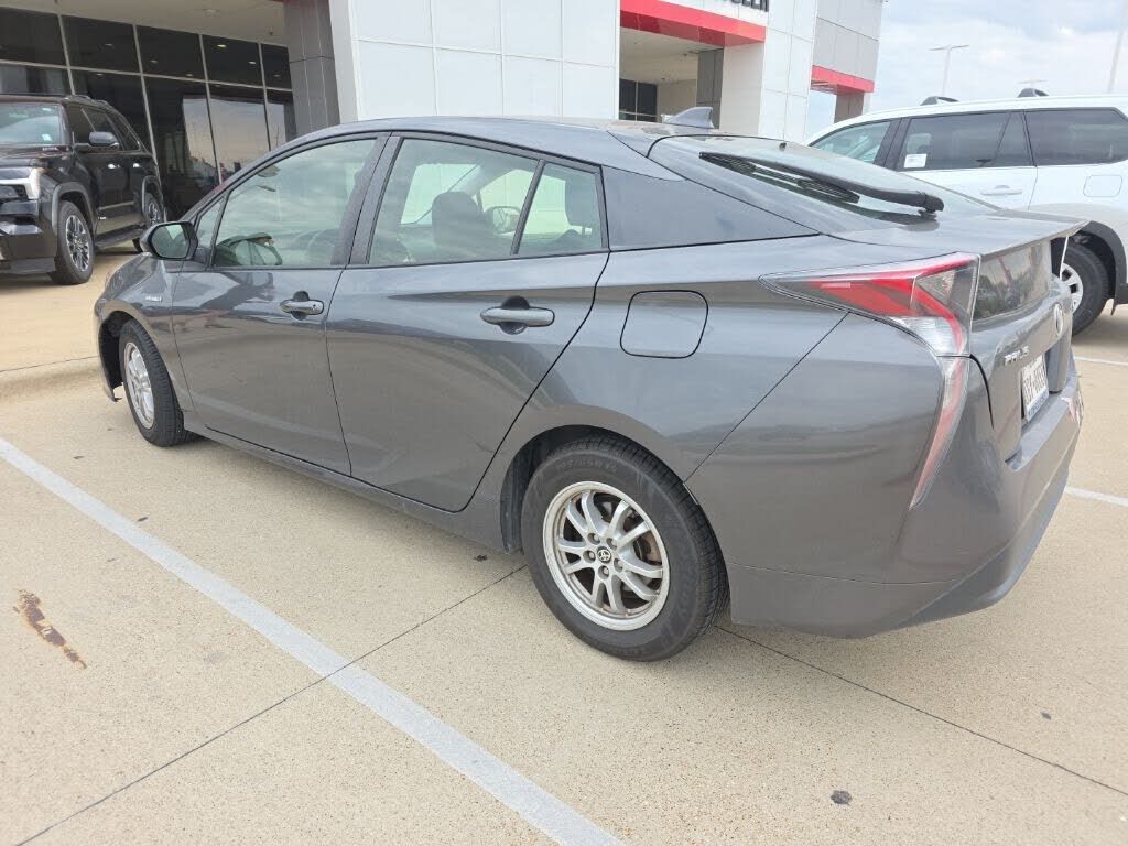 2016 TOYOTA PRIUS