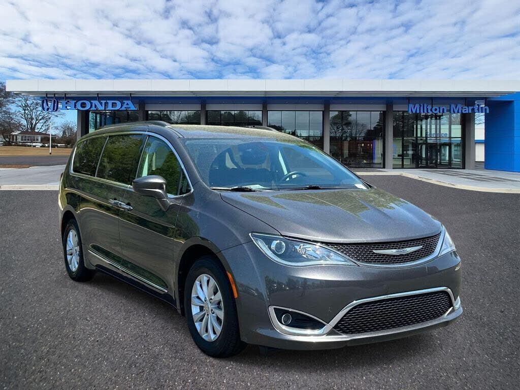2017 CHRYSLER Pacifica