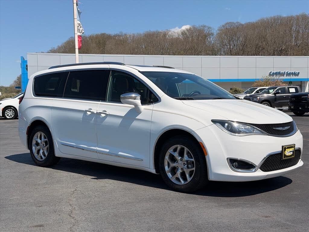 2017 CHRYSLER Pacifica