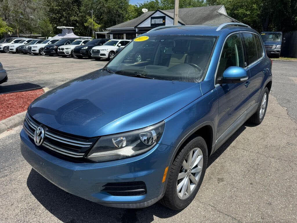 2017 VOLKSWAGEN Tiguan