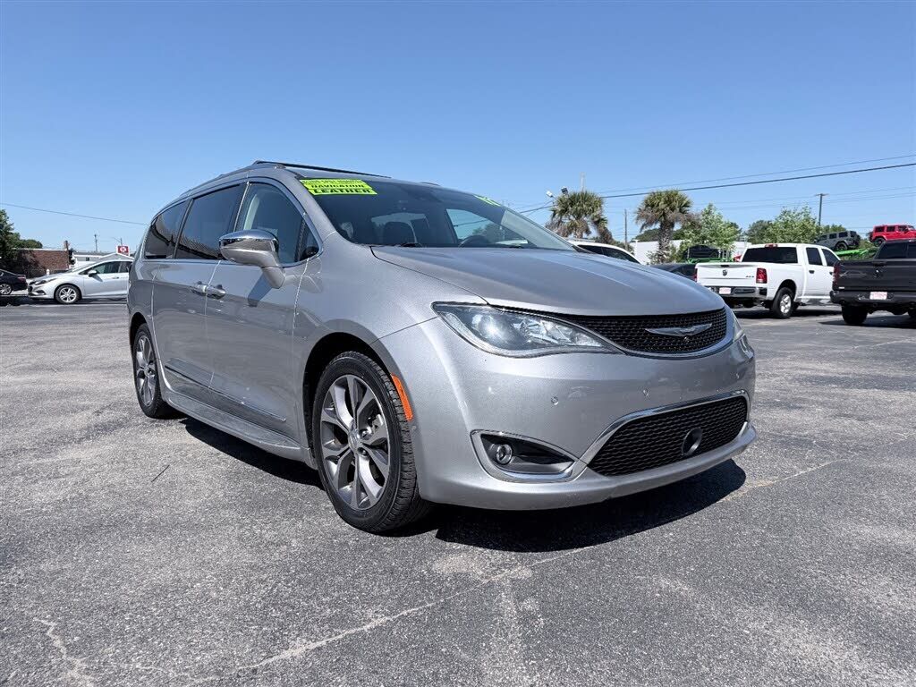 2017 CHRYSLER Pacifica