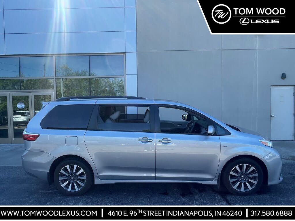 2018 TOYOTA Sienna