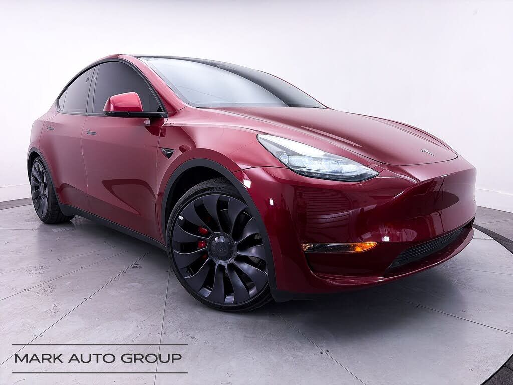 2024 TESLA Model Y