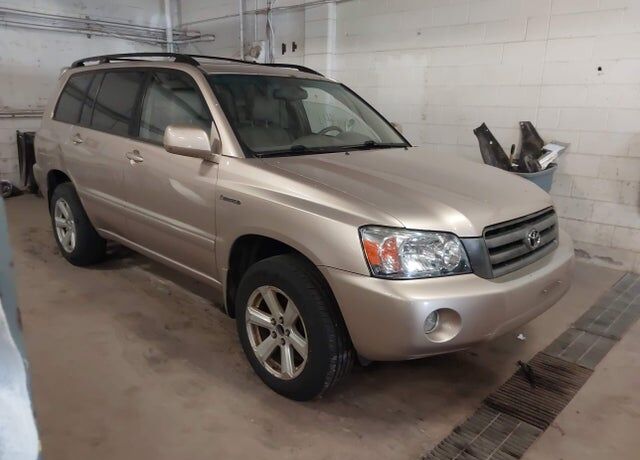 2004 TOYOTA Highlander