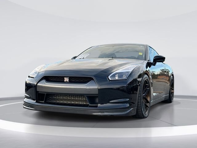 2011 NISSAN GT-R
