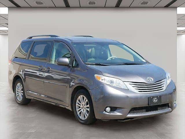 2013 TOYOTA Sienna