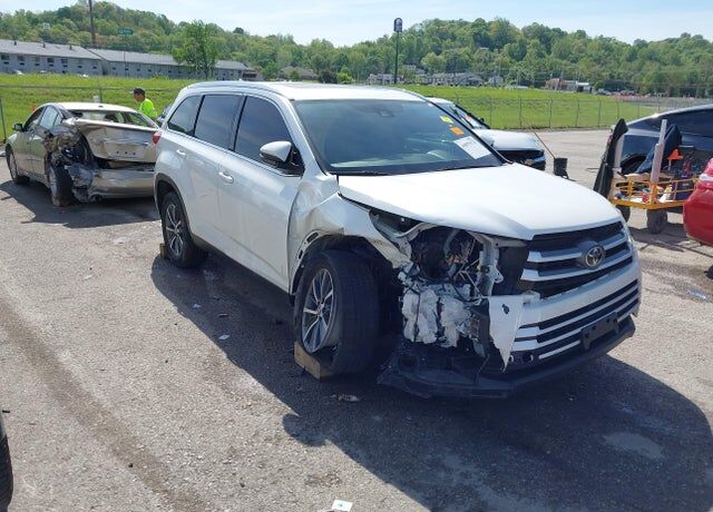 2019 TOYOTA Highlander