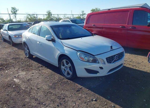 2013 VOLVO S60
