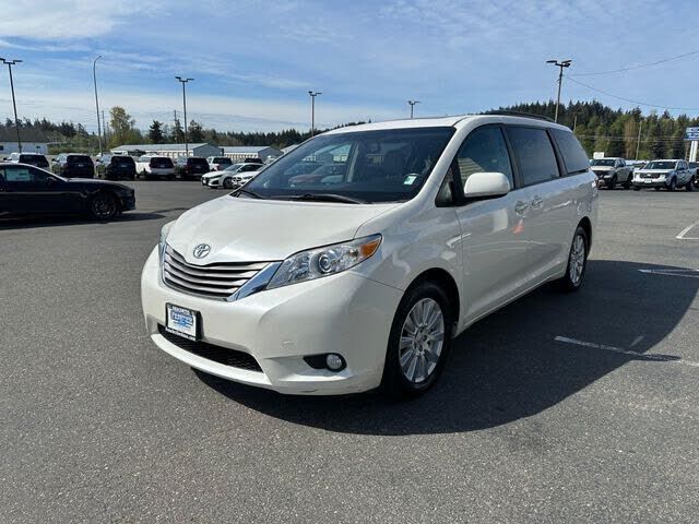 2017 TOYOTA Sienna