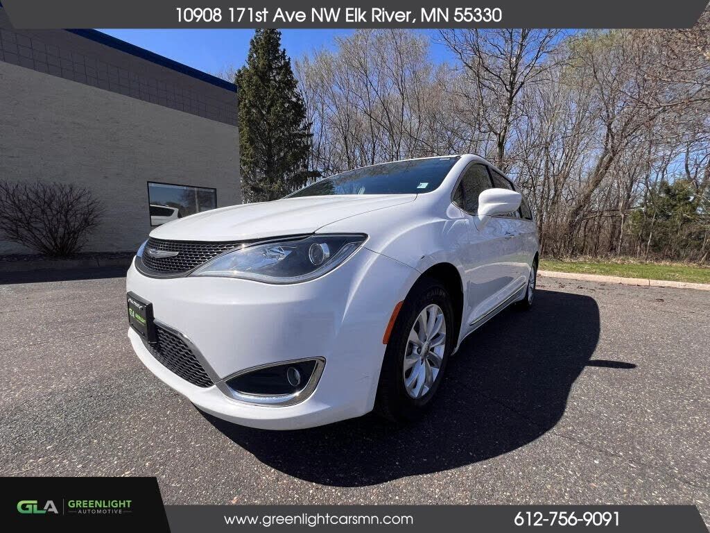 2017 CHRYSLER Pacifica