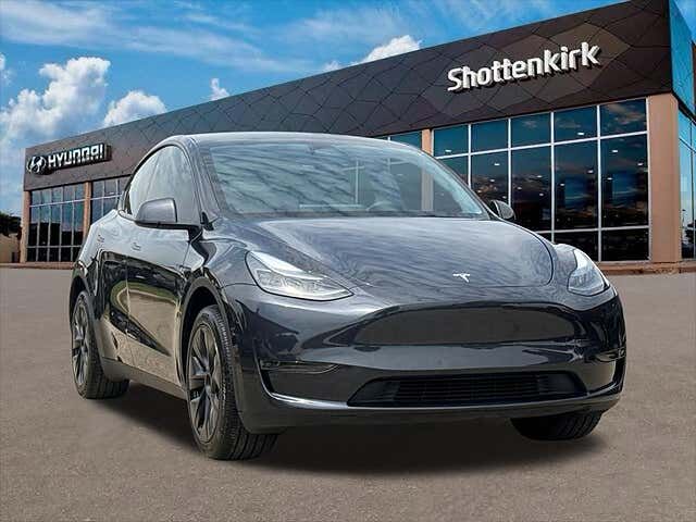 2025 TESLA Model Y