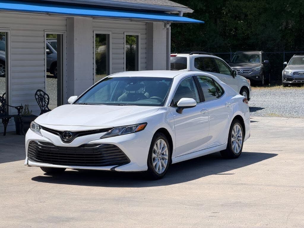 2019 TOYOTA Camry