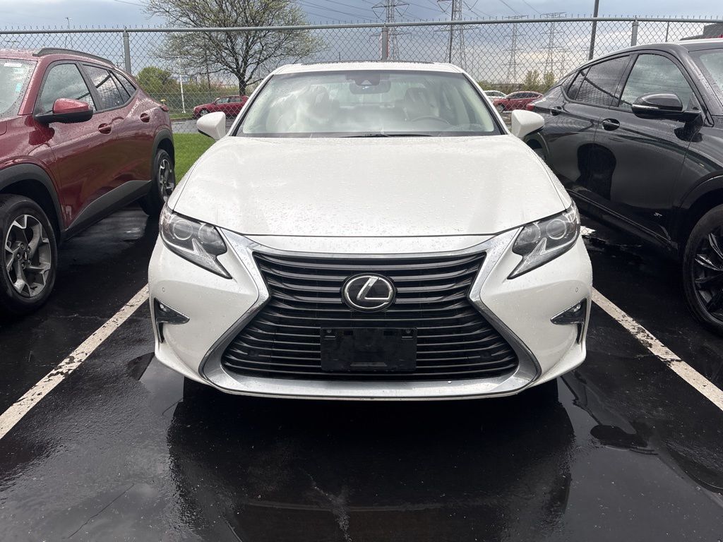 2018 LEXUS ES