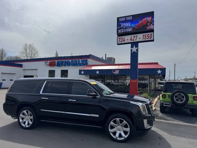 2017 CADILLAC Escalade ESV