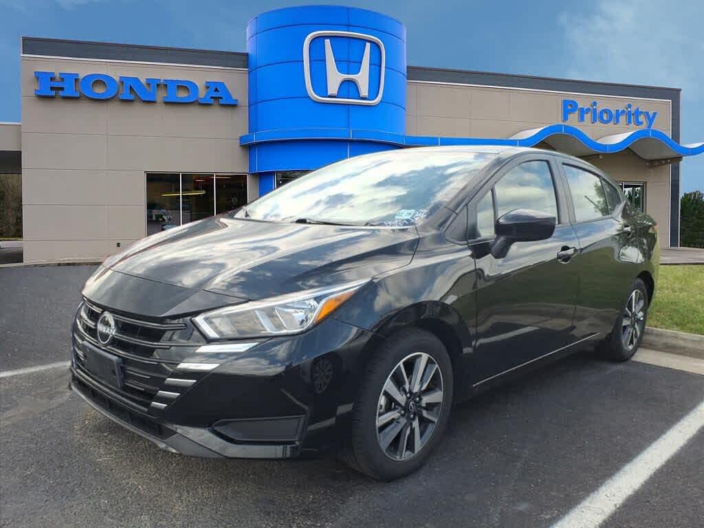 2023 NISSAN Versa