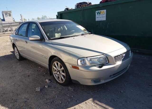 2004 VOLVO S80