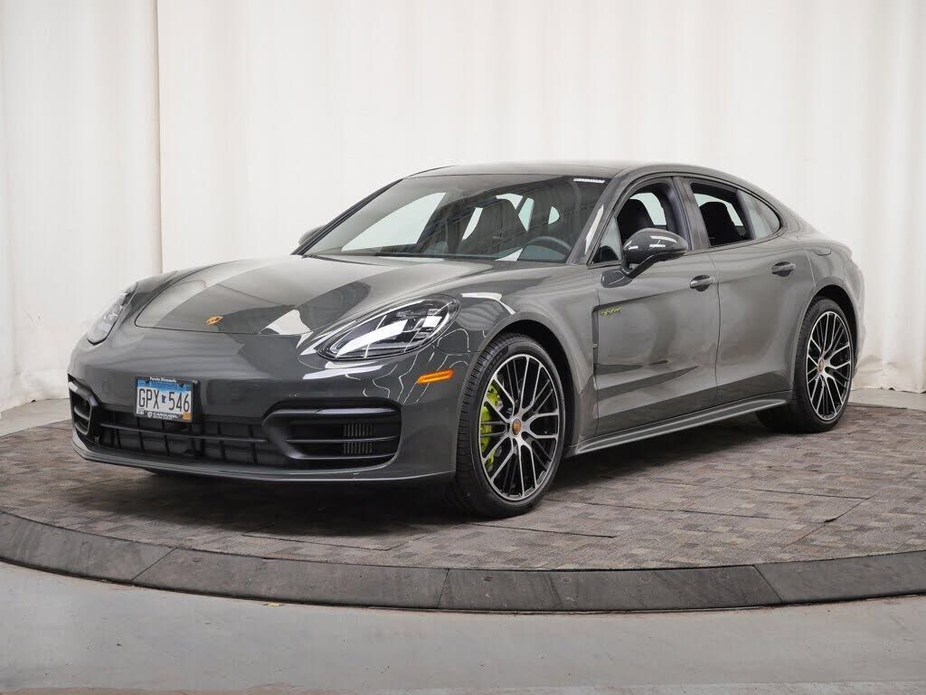 2022 PORSCHE Panamera