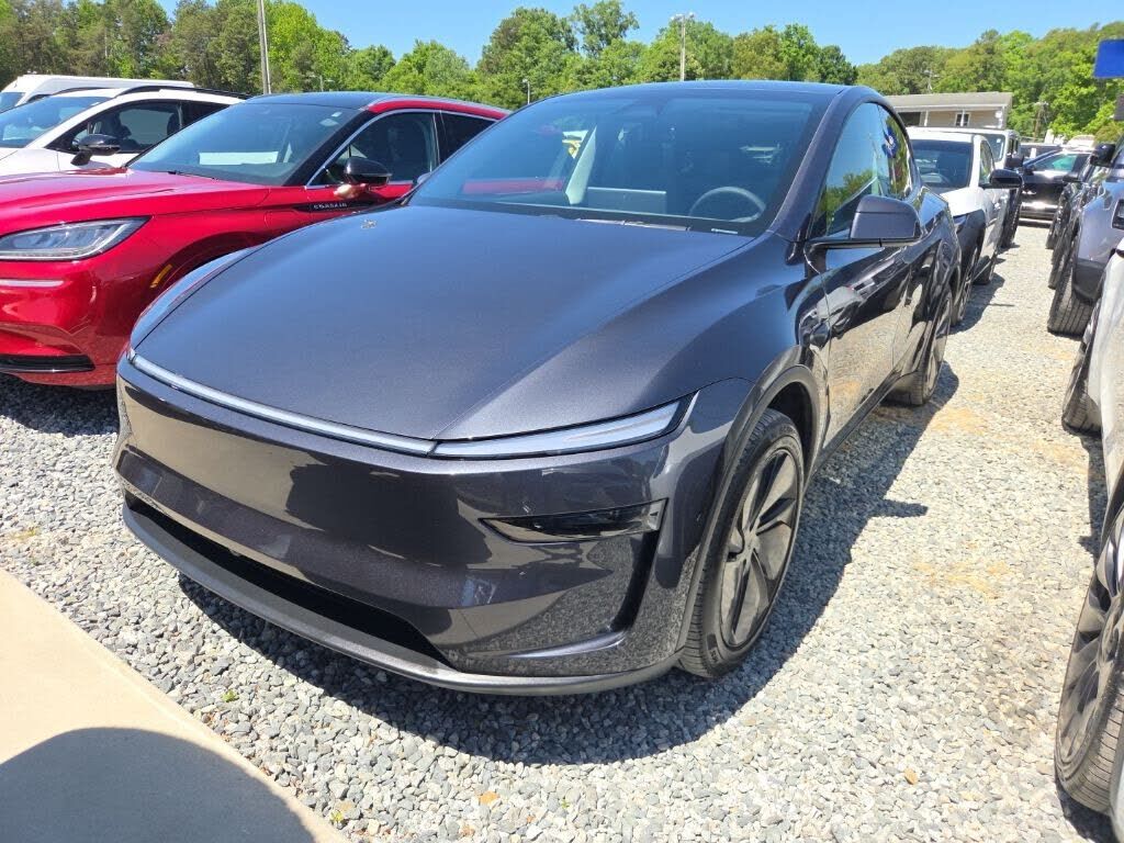 2026 TESLA Model Y