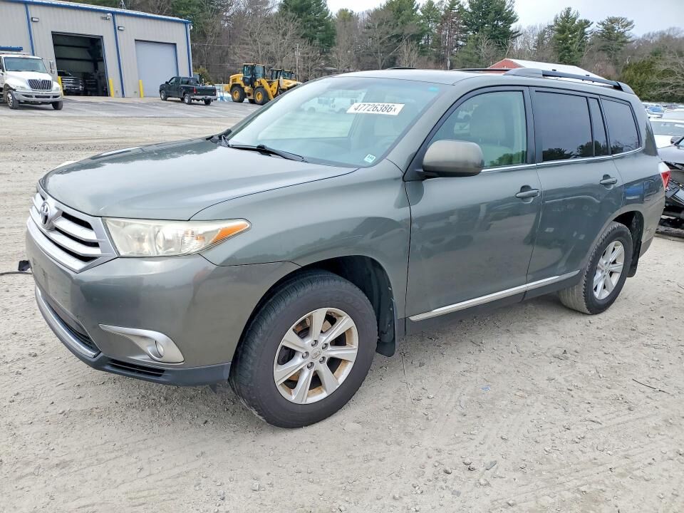 2011 TOYOTA Highlander