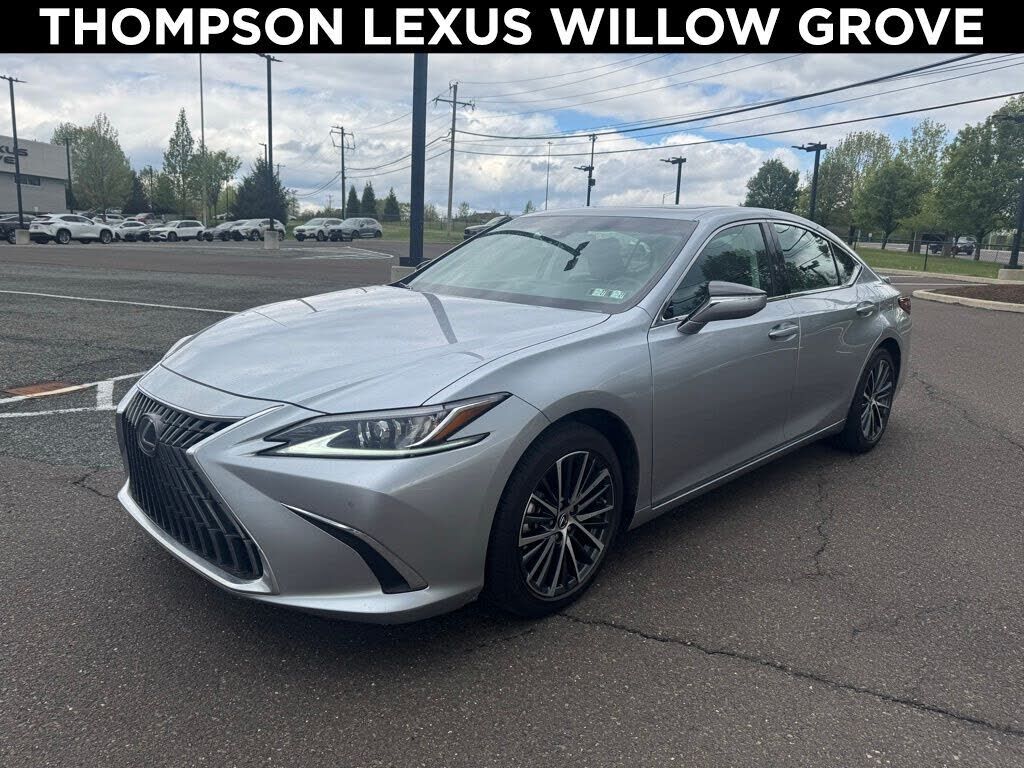2025 LEXUS ES