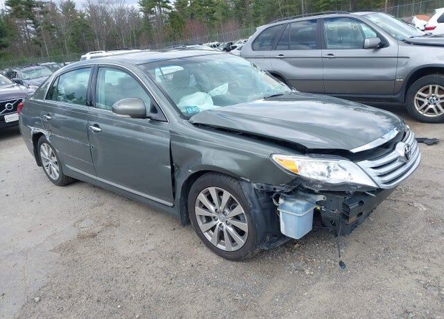 2011 TOYOTA Avalon