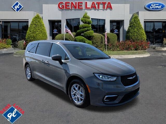 2023 CHRYSLER Pacifica