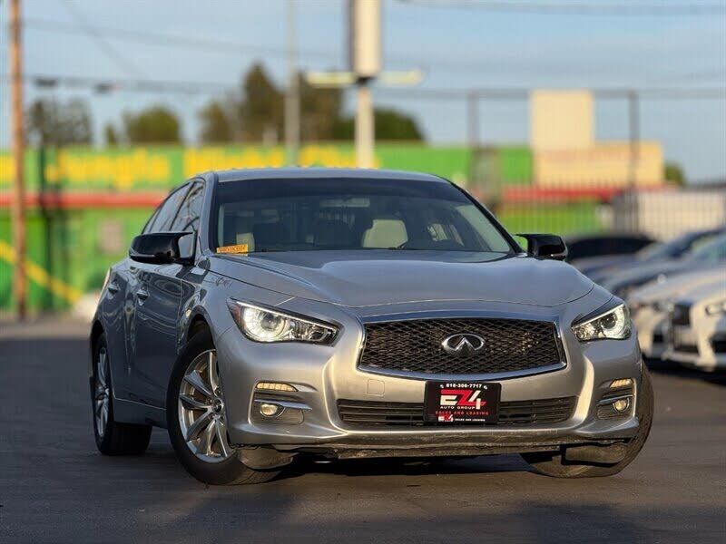2015 INFINITI Q50