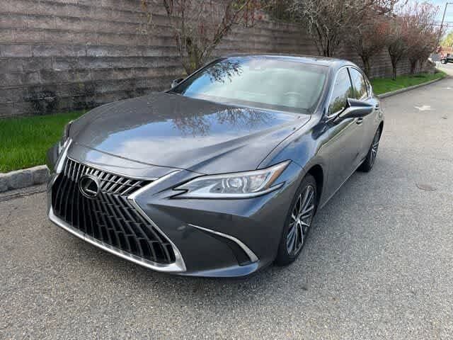 2022 LEXUS ES