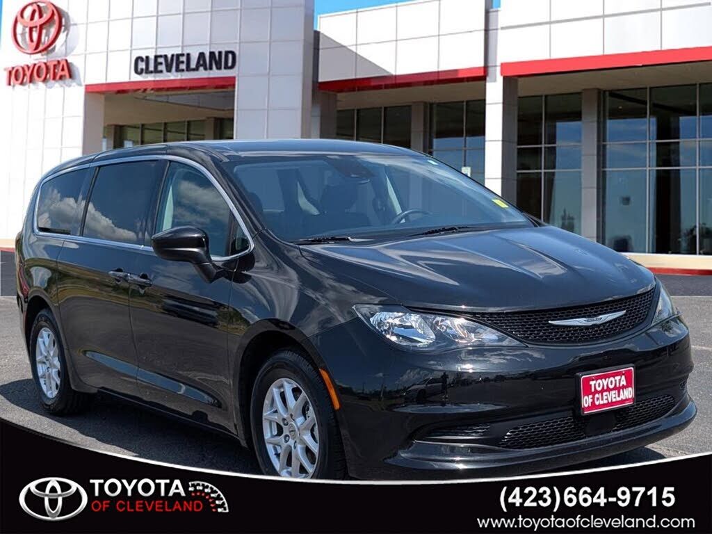 2023 CHRYSLER Voyager