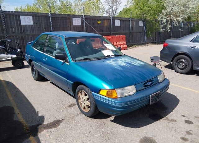 1995 FORD Escort