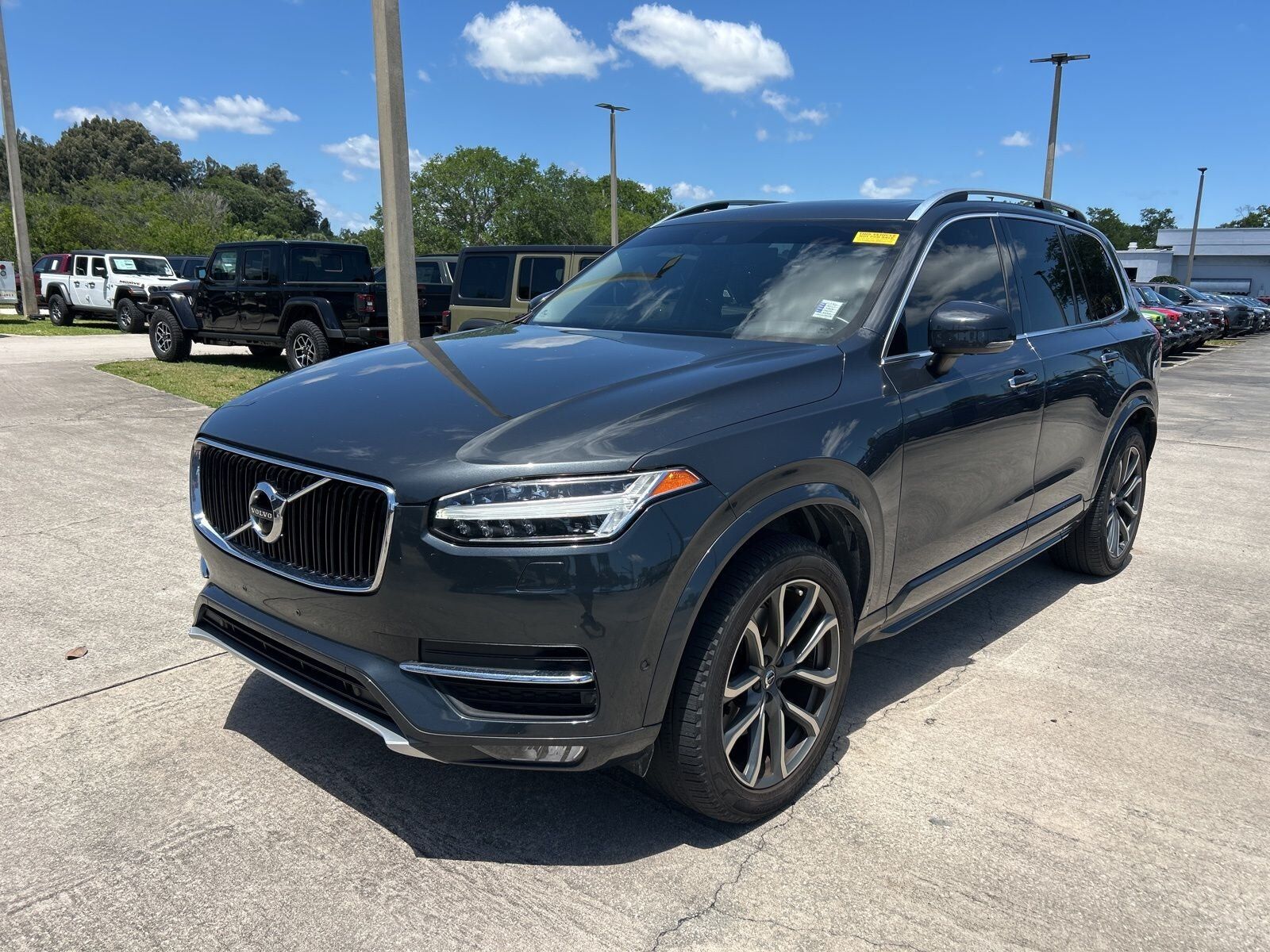 2017 VOLVO XC90